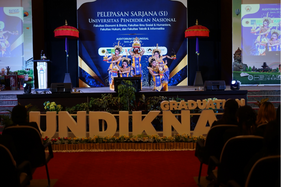Pelepasan Wisudawan Universitas Pendidikan Nasional Periode Juni 2023 