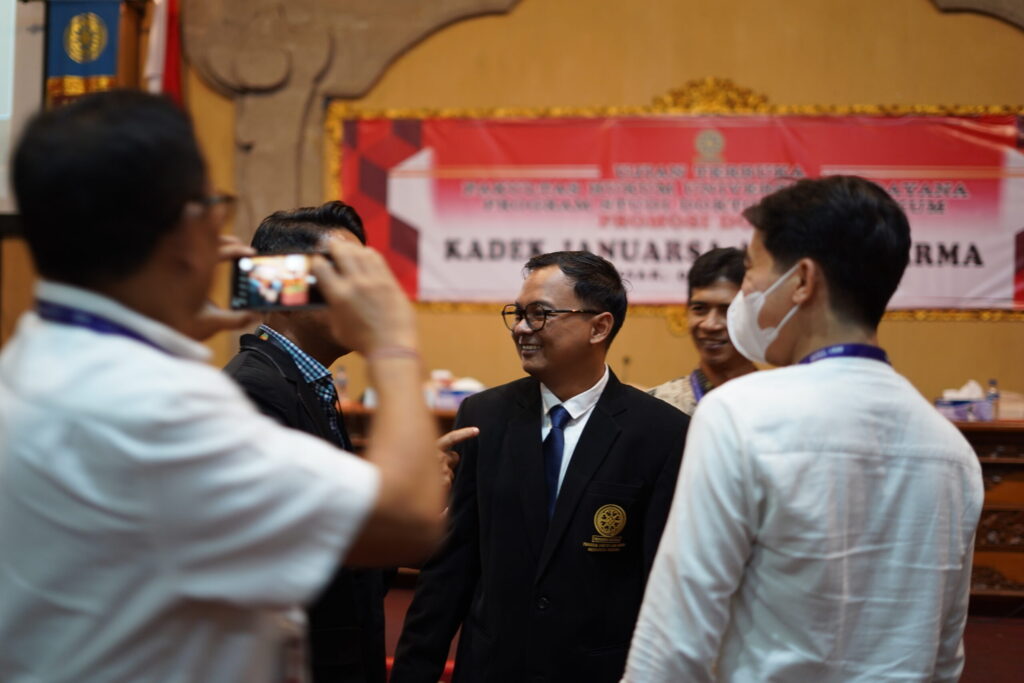 Perlindungan Hukum Bagi Usaha Mikro Kecil Melalui Kontrak Kemitraan Konsinyasi