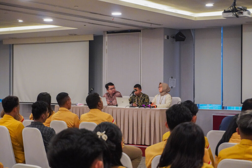 Menggali Lebih Dalam: Mahasiswa Undiknas Menjelajahi PT. Bursa Efek Indonesia
