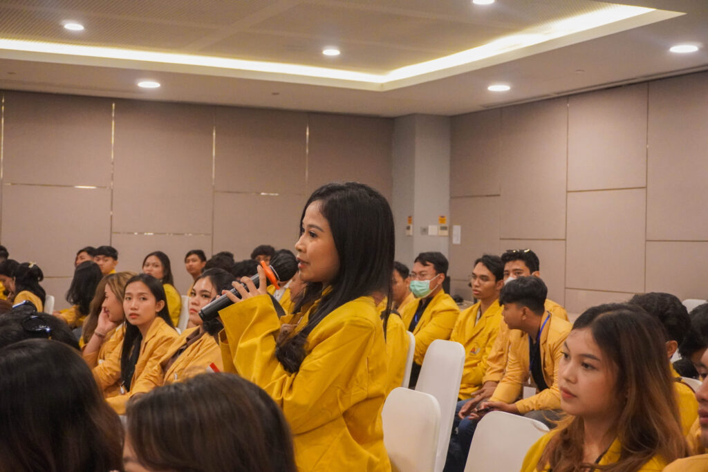 Menggali Lebih Dalam: Mahasiswa Undiknas Menjelajahi PT. Bursa Efek Indonesia
