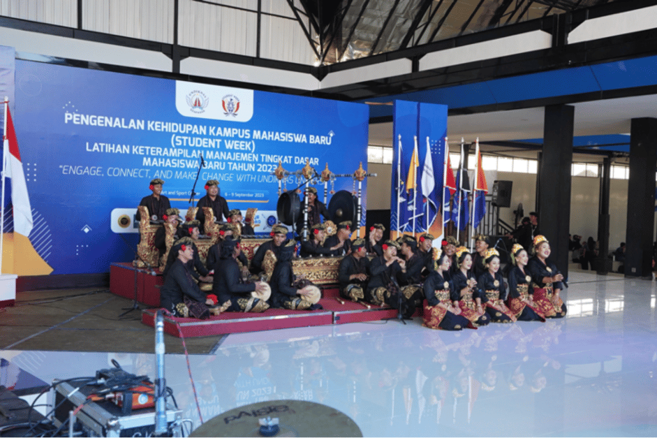 Semarak Bersama Mayura di Closing Day Student Week 2023 Universitas Pendidikan Nasional