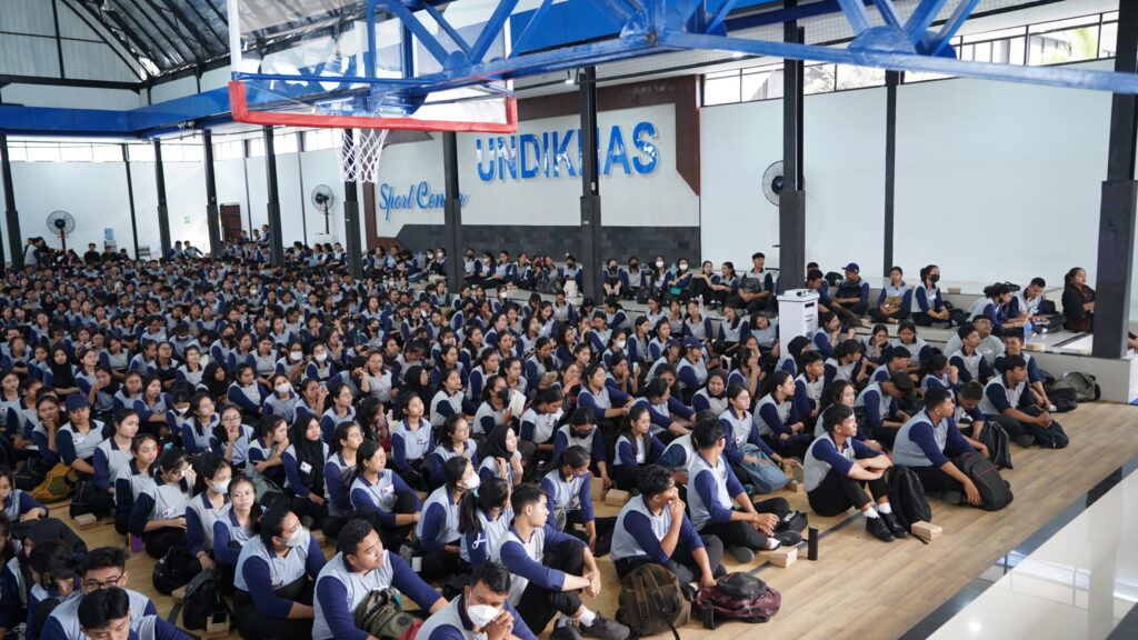 Day 1 Student Week 2023: Mahasiswa Baru Universitas Pendidikan Nasional Memulai Perjalanan Akademiknya
