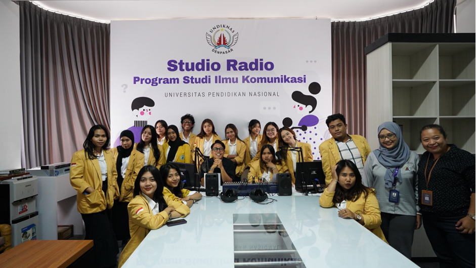 Mengasah Kemampuan Komunikasi Melalui Lokakarya Broadcasting dan Public Relations di Universitas Pendidikan Nasional