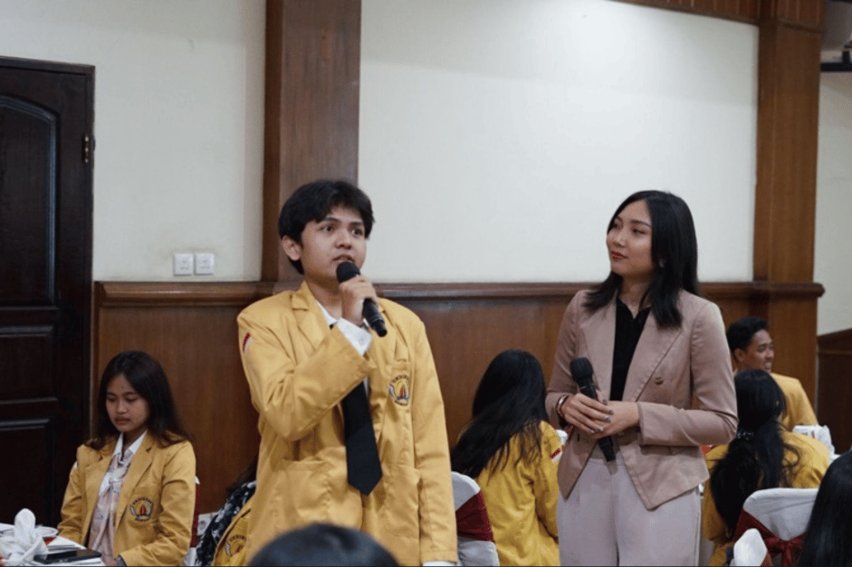 Table Manner & Personality Development: Building Superior Personalities for Undiknas Students

