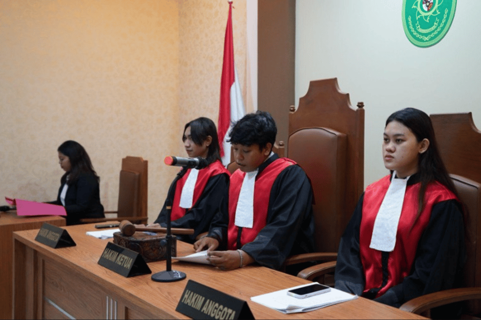 Undiknas Law Faculty Students are Actively Involved in Moot Court Activities: Moot Court Simulation

