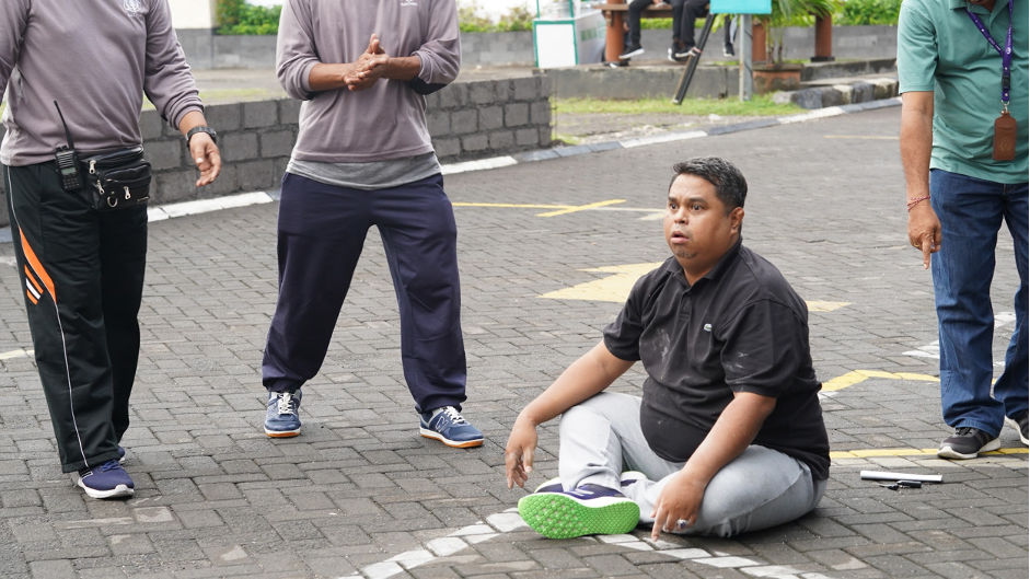 Kegiatan Lomba Tarik Tambang Meriahkan Dies Natalis ke-55 Undiknas. kampus swasta terbaik di bali, Undiknas