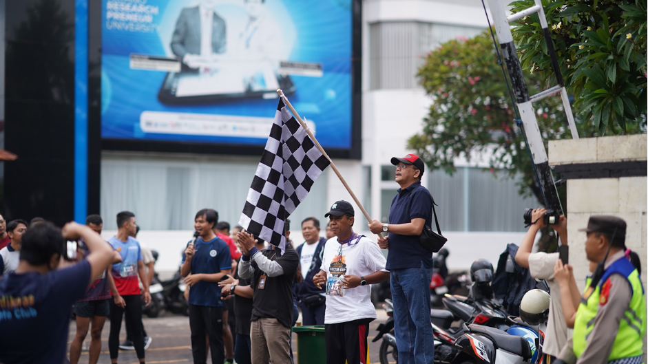 Undiknas 55th BUDINATA Fun Run Activity: Fighting spirit even though the storm hits