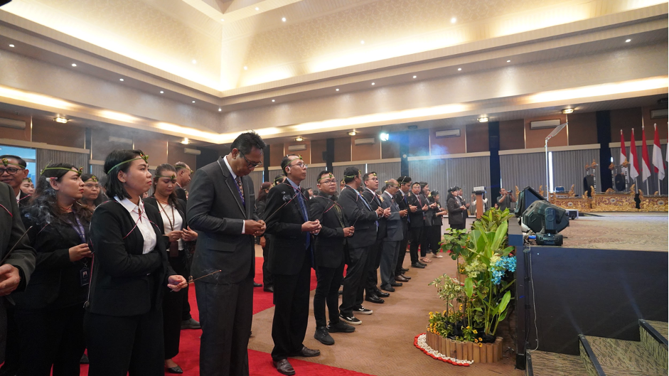 Universitas Pendidikan Nasional Melantik 95 Pejabat Struktural Baru : Target Capai World Class University

