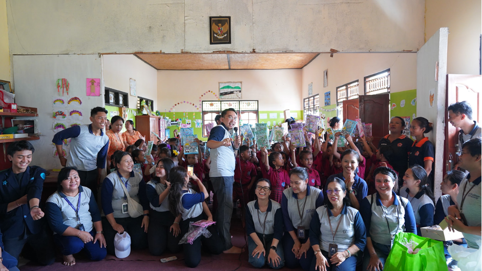 Community Service: Enlivening the 55th Undiknas BUDINATA in East Seraya Village